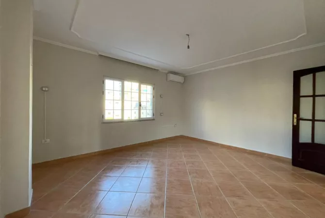 Ambient zyre per qira tek Sheshi Willson. 