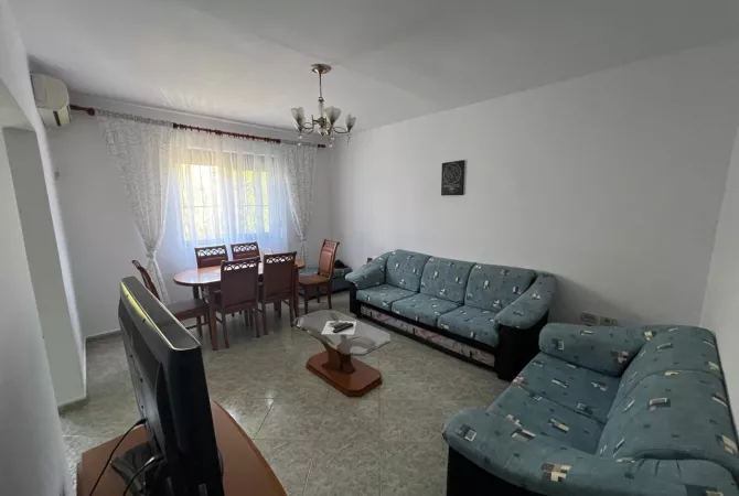 Shtepi ne shitje Apartament ne Tirane, 1+1, Mobilimi Bosh, pa mobiluar, Pagesa 100,000  Euro.