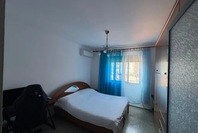 Shtepi ne shitje Apartament ne Tirane, 1+1, Mobilimi Bosh, pa mobiluar, Pagesa 100,000  Euro.