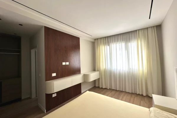 Shtepi ne shitje Apartament ne Tirane, 2+1, Mobilimi E mobiluar, Pagesa 260,000  Euro.
