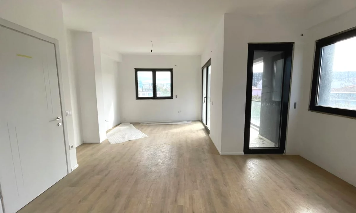 Shtepi ne shitje Apartament ne Tirane, 2+1, Mobilimi Bosh, pa mobiluar, Pagesa 188,700  Euro.