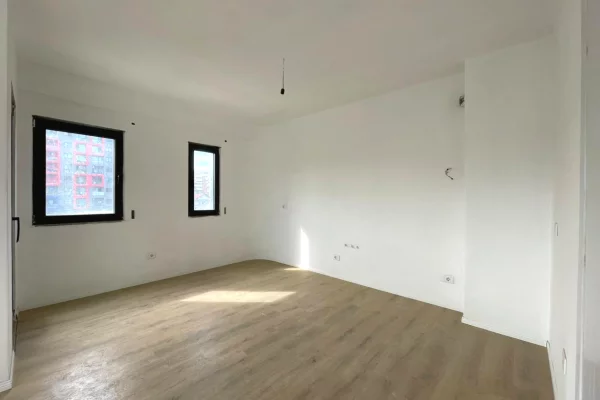 Shtepi ne shitje Apartament ne Tirane, 2+1, Mobilimi Bosh, pa mobiluar, Pagesa 188,700  Euro.
