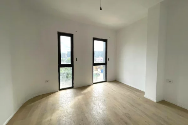 Shtepi ne shitje Apartament ne Tirane, 2+1, Mobilimi Bosh, pa mobiluar, Pagesa 188,700  Euro.