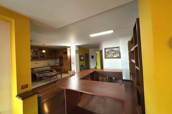 Ambient zyre per qira tek Rruga e Dibres. 