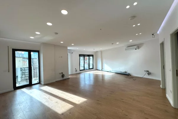 Business Property for Rent 3+1 in Tirana - 100 Euro