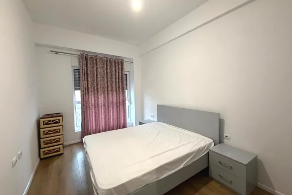 Shtepi me qera Apartament ne Tirane, 1+1, Mobilimi E mobiluar, Pagesa 450  Euro.