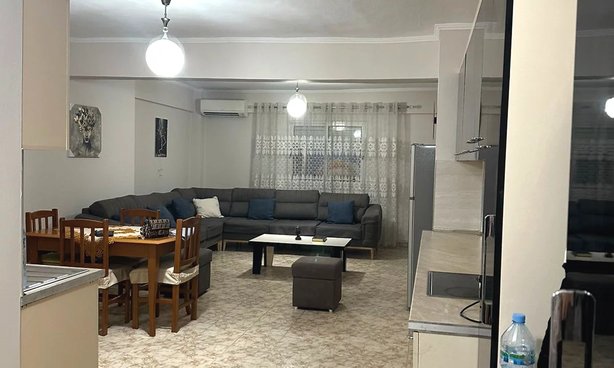 Shtepi me qera Apartament ne Tirane, 2+1, Mobilimi E mobiluar, Pagesa 60,000  Leke.