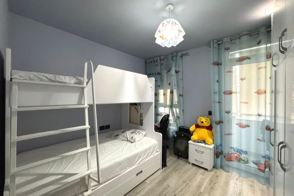 Shtepi ne shitje Apartament ne Tirane, 2+1, Mobilimi E mobiluar, Pagesa 255,000  Euro.