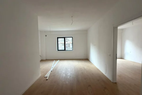 Apartament 1+1 per shitje tek Liqeni i Thate. 