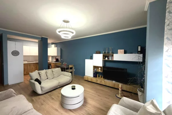 Shtepi ne shitje Apartament ne Tirane, 2+1, Mobilimi E mobiluar, Pagesa 275,000  Euro.