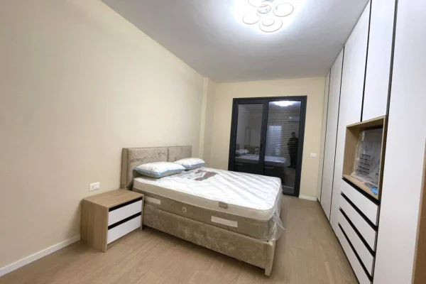 Shtepi me qera Apartament ne Tirane, 2+1, Mobilimi E mobiluar, Pagesa 1,300  Euro.