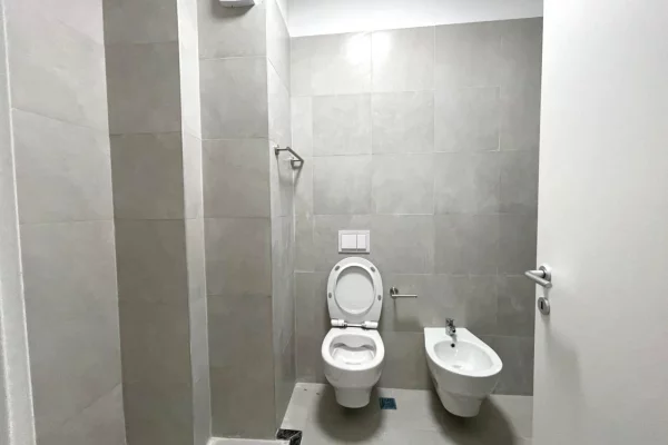 Shtepi me qera Apartament ne Tirane, 2+1, Mobilimi E mobiluar, Pagesa 1,300  Euro.