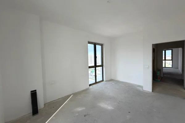 Shtepi ne shitje Apartament ne Tirane, 2+1, Mobilimi Bosh, pa mobiluar, Pagesa 166,750  Euro.