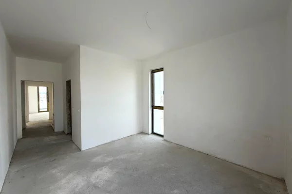 Shtepi ne shitje Apartament ne Tirane, 2+1, Mobilimi Bosh, pa mobiluar, Pagesa 166,750  Euro.