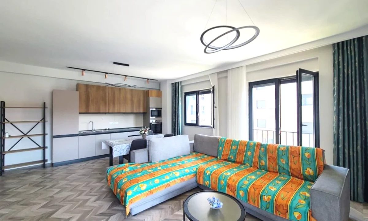 Shtepi me qera Apartament ne Tirane, 3+1, Mobilimi E mobiluar, Pagesa 1,000  Euro.