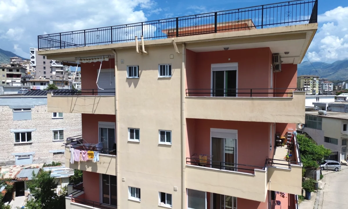 Appartamento in vendita a Argirocastro 1+1, Arredato