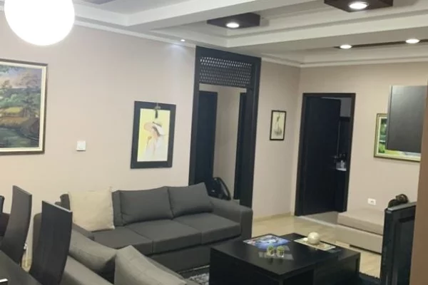 Appartamento in vendita a Argirocastro 1+1, Arredato