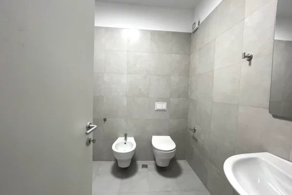 Shtepi me qera Apartament ne Tirane, 2+1, Mobilimi E mobiluar, Pagesa 1,200  Euro.
