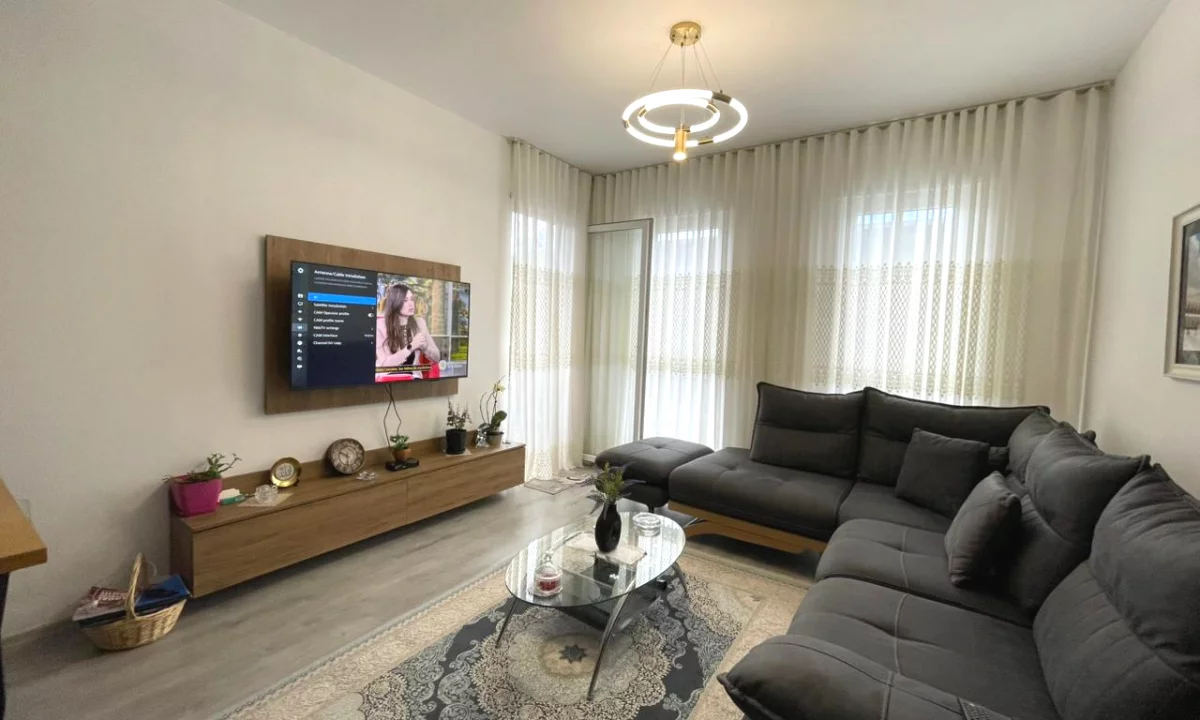 Appartamento in vendita a Tirana 2+1, Arredato