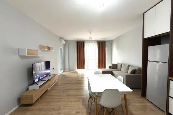 Shtepi me qera Apartament ne Tirane, 1+1, Mobilimi E mobiluar, Pagesa 500  Euro.