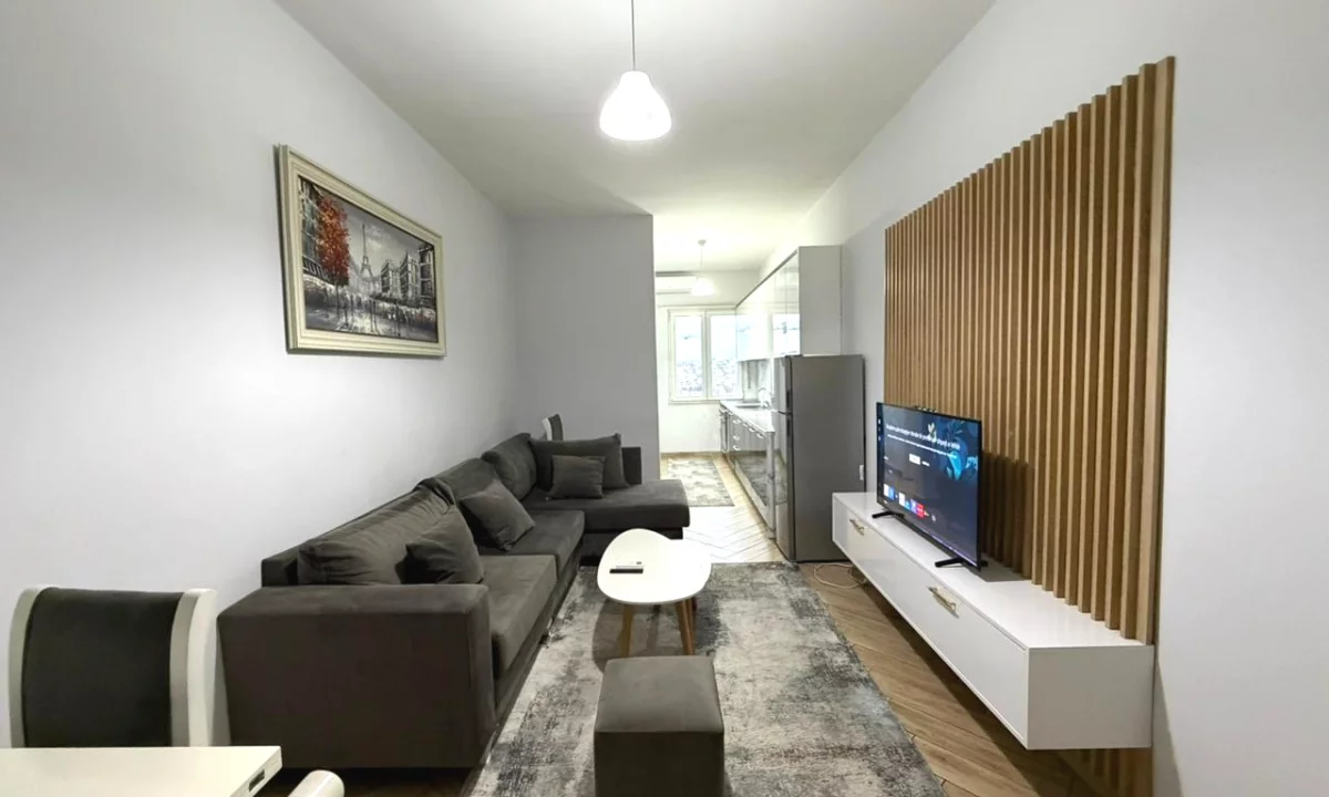 Shtepi me qera Apartament ne Tirane, 1+1, Mobilimi E mobiluar, Pagesa 500  Euro.