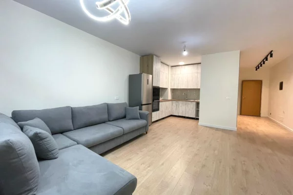 Shtepi me qera 2+1 ne Tirane - 800 Euro