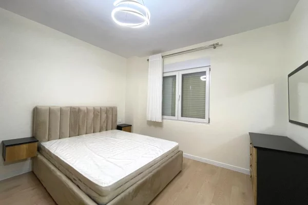 Shtepi me qera Apartament ne Tirane, 2+1, Mobilimi E mobiluar, Pagesa 800  Euro.