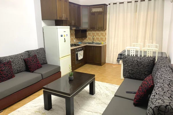 Shtepi me qera Apartament ne Tirane, 2+1, Mobilimi E mobiluar, Pagesa 45,000  Leke.