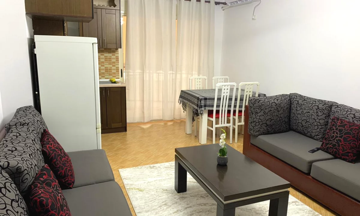 Shtepi me qera Apartament ne Tirane, 2+1, Mobilimi E mobiluar, Pagesa 45,000  Leke.