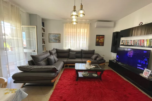 Apartament 2+1 per shitje tek Kodra e Diellit.