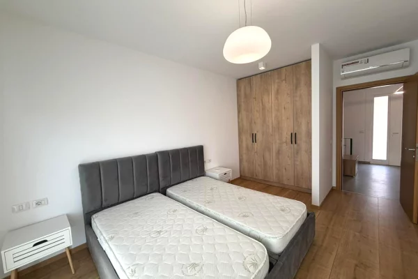 Shtepi me qera Vila Luksoze ne Tirane, 2+1, Mobilimi E mobiluar, Pagesa 1,500  Euro.