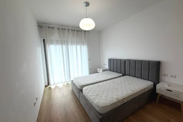 Shtepi me qera Vila Luksoze ne Tirane, 2+1, Mobilimi E mobiluar, Pagesa 1,500  Euro.