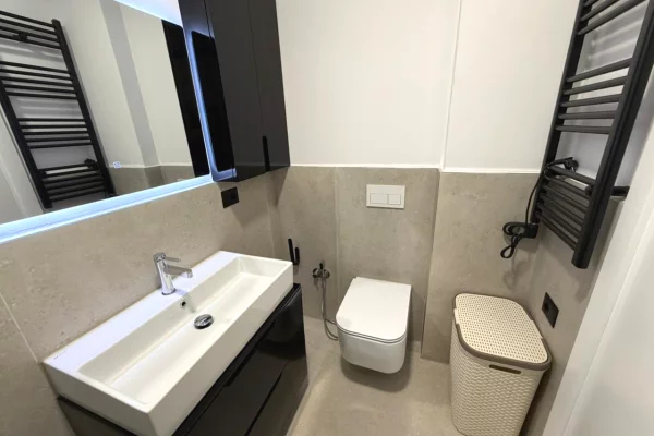 Shtepi me qera Apartament ne Tirane, 2+1, Mobilimi E mobiluar, Pagesa 1,350  Euro.