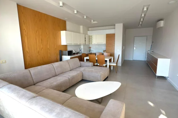 Apartament 2+1 per shitje tek Kika 2 tek Komuna e Parisit. 