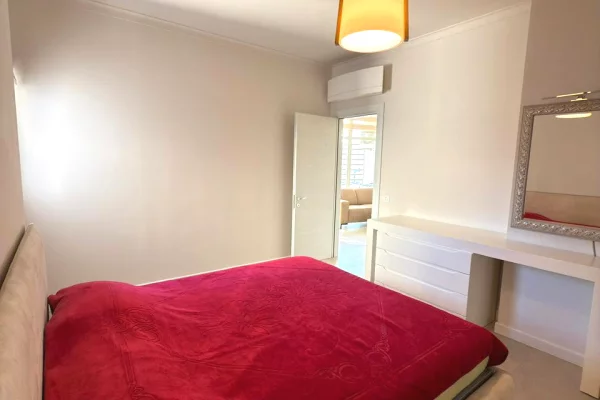 Shtepi ne shitje Apartament ne Tirane, 2+1, Mobilimi E mobiluar, Pagesa 365,000  Euro.