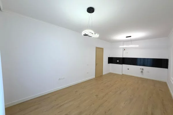 Apartment for sale in Tirana 2+1, Emty