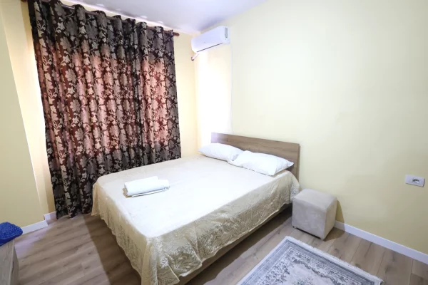 Shtepi me qera Apartament ne Tirane, 1+1, Mobilimi E mobiluar, Pagesa 30,000  Leke.