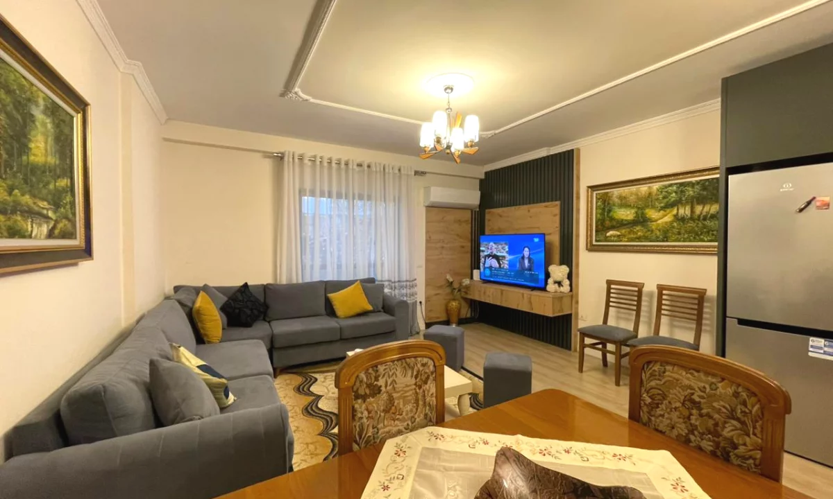 Shtepi me qera Apartament ne Tirane, 2+1, Mobilimi E mobiluar, Pagesa 800  Euro.