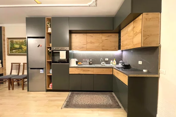 Shtepi me qera Apartament ne Tirane, 2+1, Mobilimi E mobiluar, Pagesa 800  Euro.