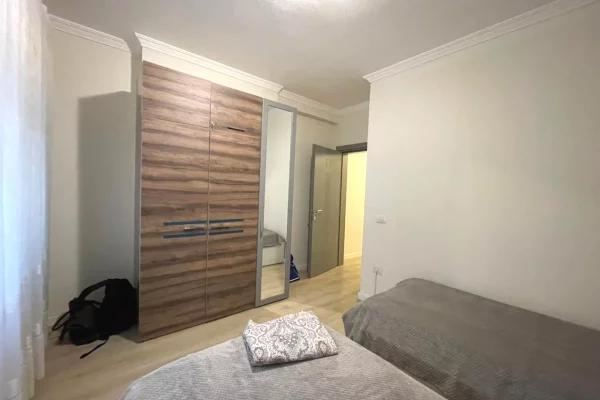 Shtepi me qera Apartament ne Tirane, 2+1, Mobilimi E mobiluar, Pagesa 800  Euro.