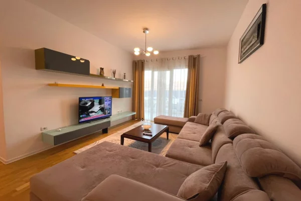 Shtepi me qera Apartament ne Tirane, 2+1, Mobilimi E mobiluar, Pagesa 1,000  Euro.