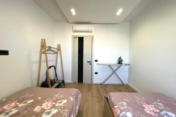 Shtepi me qera Apartament ne Tirane, 2+1, Mobilimi E mobiluar, Pagesa 1,500  Euro.