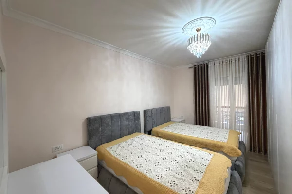 Shtepi me qera Apartament ne Tirane, 2+1, Mobilimi E mobiluar, Pagesa 110,000  Leke.