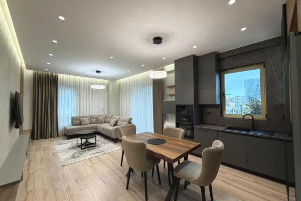 Shtepi me qera 2+1 ne Tirane - 2,100 Euro