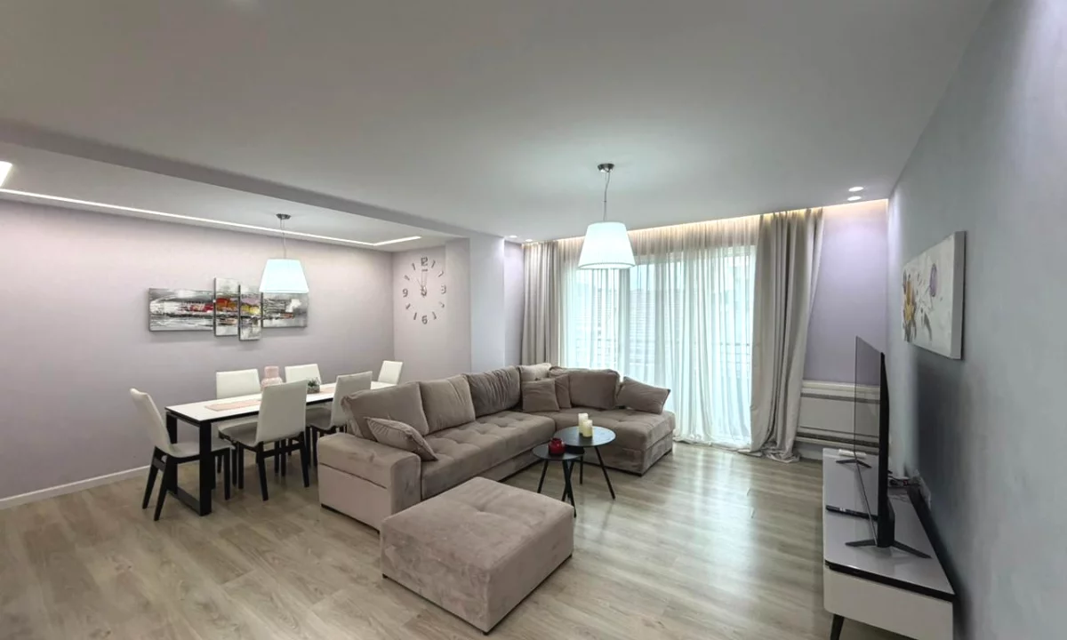 Shtepi me qera Apartament ne Tirane, 3+1, Mobilimi E mobiluar, Pagesa 130,000  Leke.