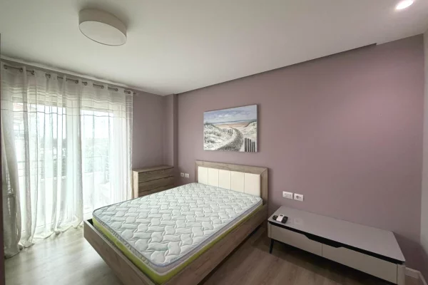 Shtepi me qera Apartament ne Tirane, 3+1, Mobilimi E mobiluar, Pagesa 130,000  Leke.