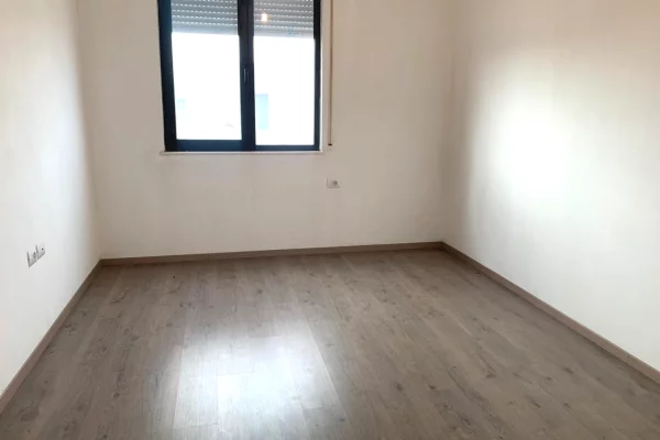 Ambient zyrash per qira prane UET ne Porcelan. 