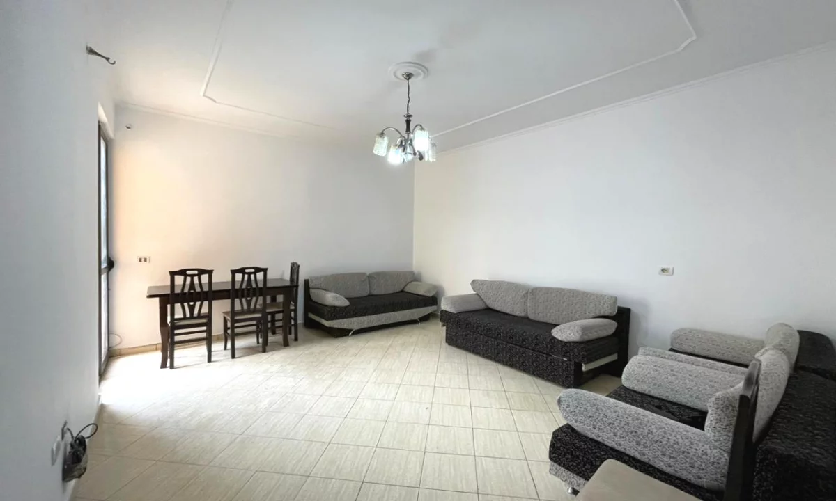 Shtepi ne shitje Apartament ne Tirane, 1+1, Mobilimi E mobiluar, Pagesa 100,000  Euro.