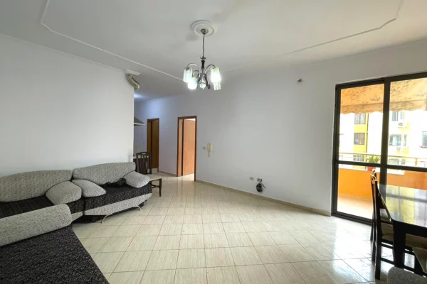 Shtepi ne shitje Apartament ne Tirane, 1+1, Mobilimi E mobiluar, Pagesa 100,000  Euro.