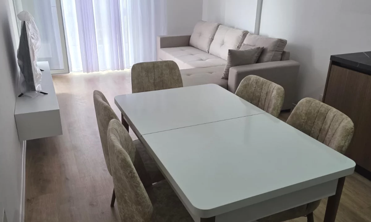 Appartamento in affitto a Tirana 2+1, Arredato